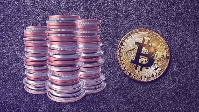 Tesouro Selic e Bitcoin: quem merece ganhar a Copa?